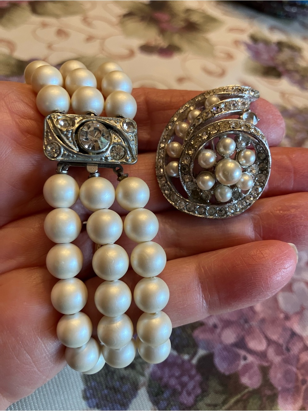 VINTAGE SILVER-TONE Rhinestone and Pearl Brooch and Bracelet